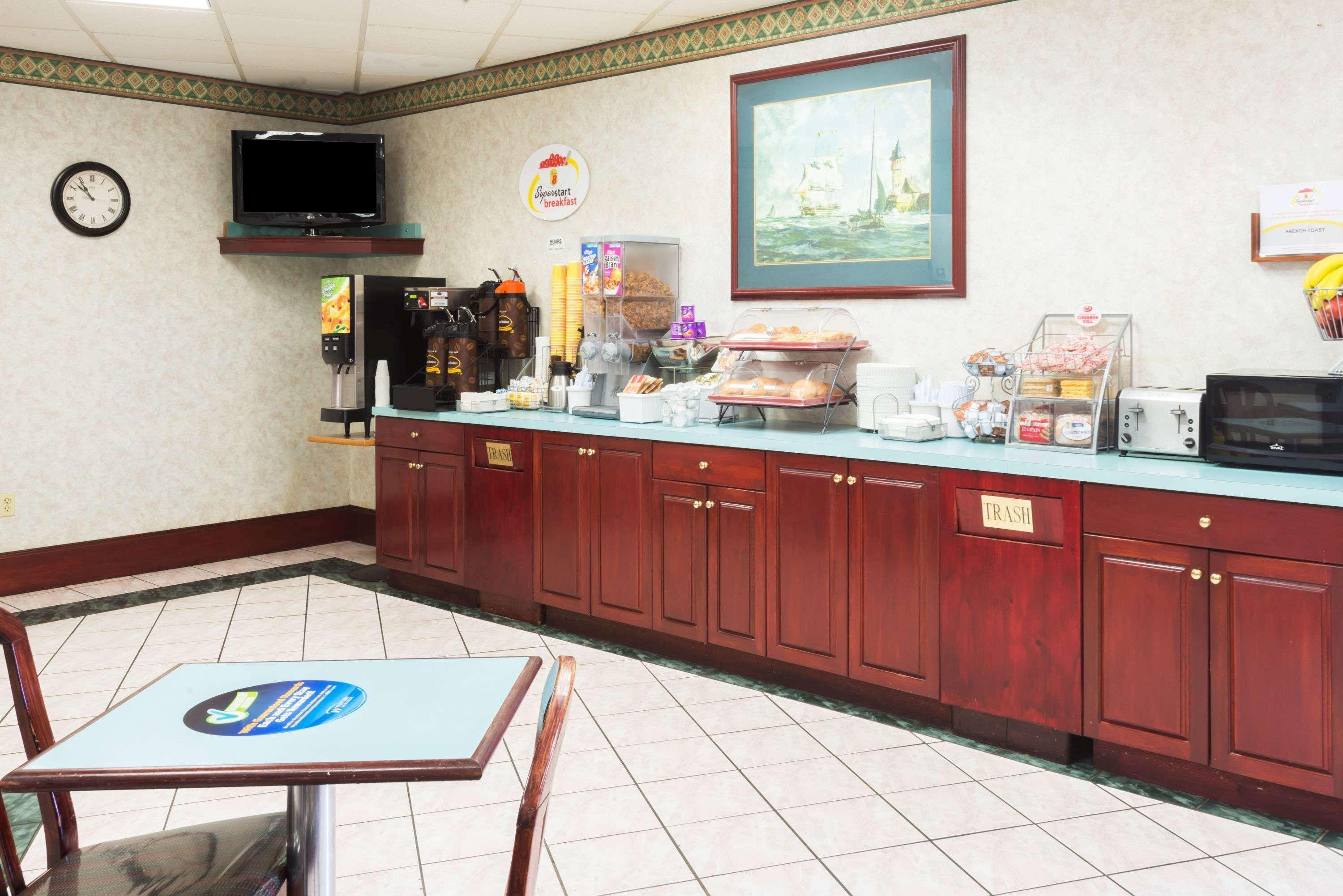 Super 8 By Wyndham West Greenwich/Providence Εξωτερικό φωτογραφία