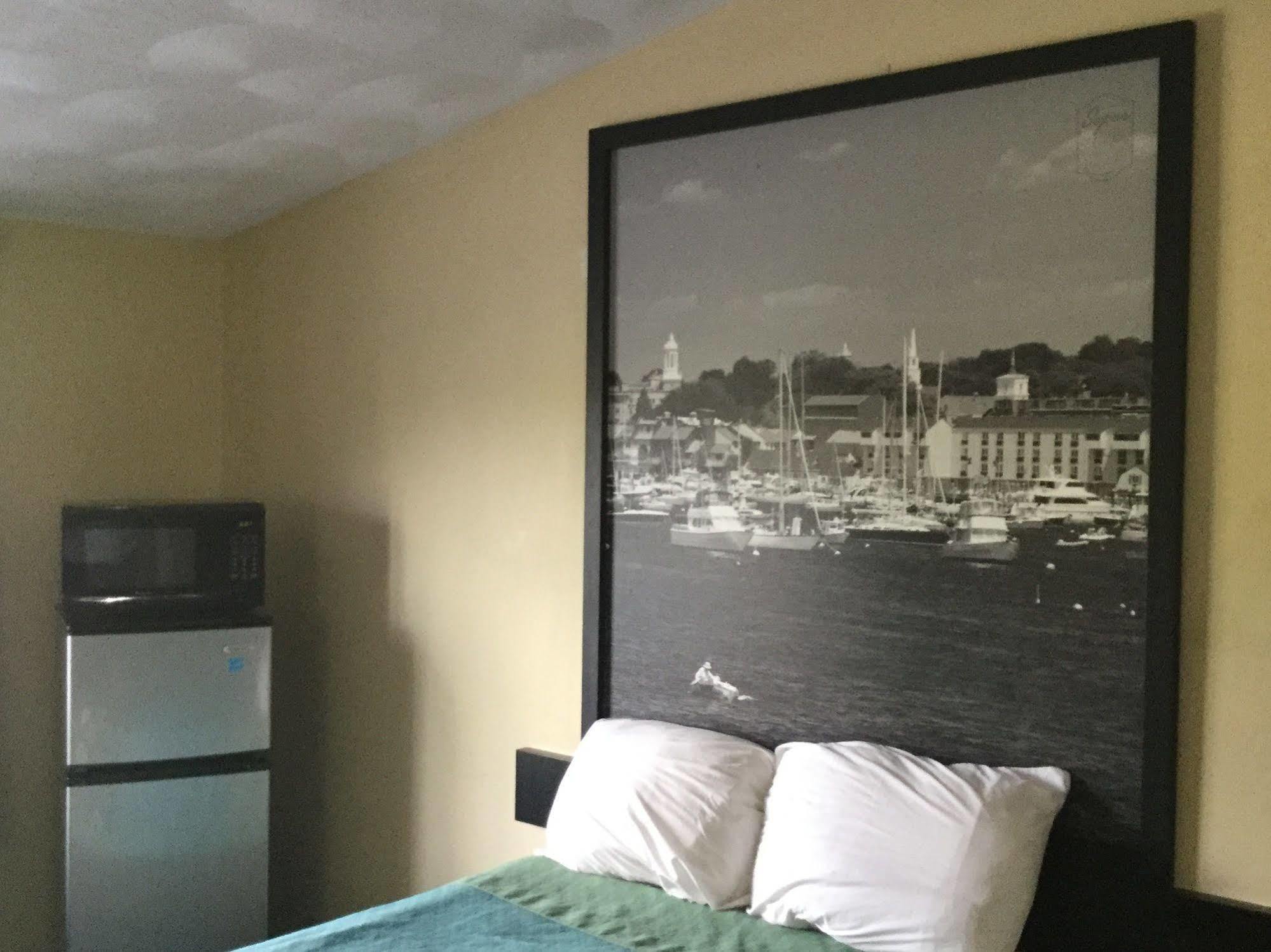 Super 8 By Wyndham West Greenwich/Providence Εξωτερικό φωτογραφία