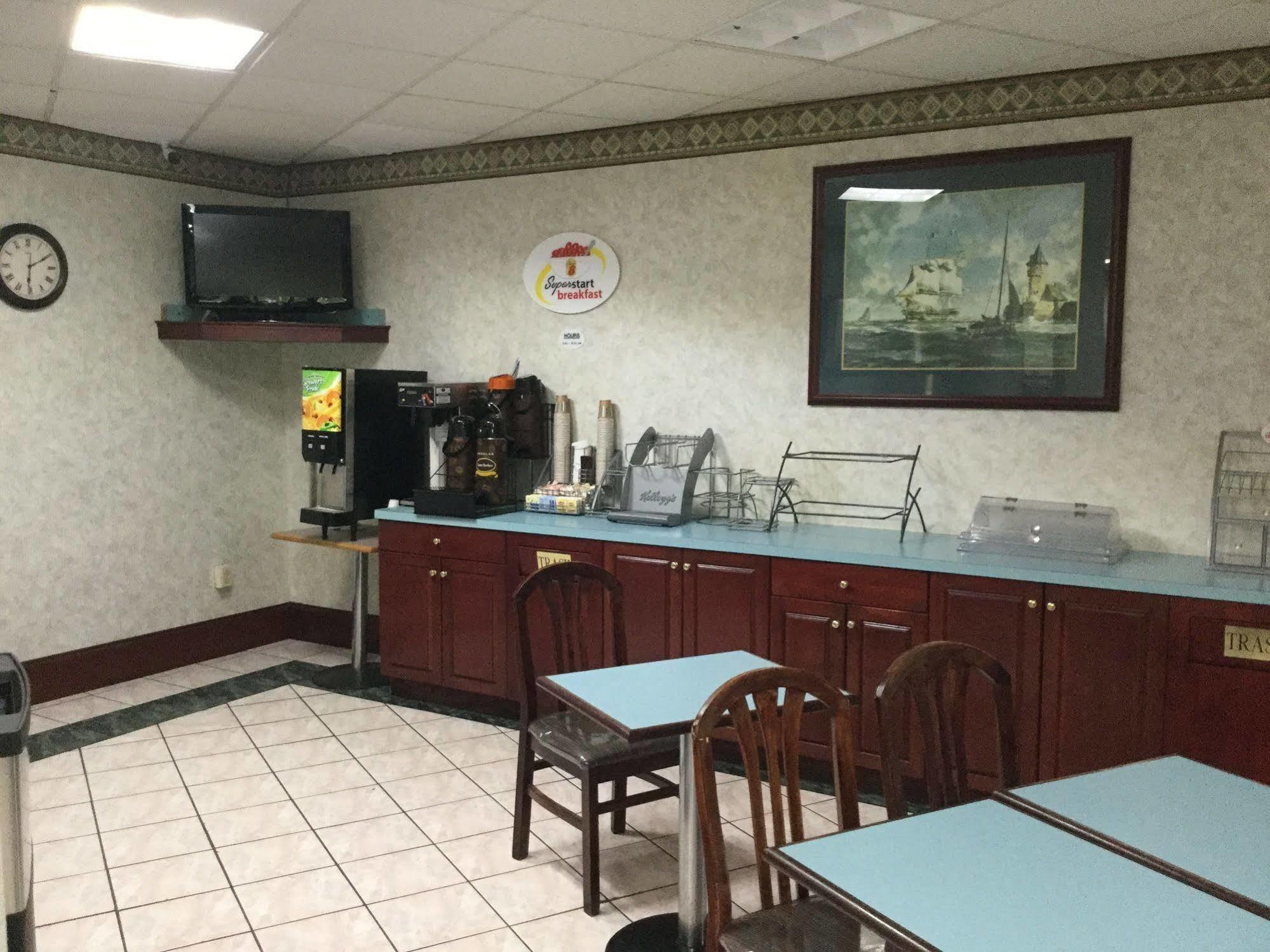 Super 8 By Wyndham West Greenwich/Providence Εξωτερικό φωτογραφία