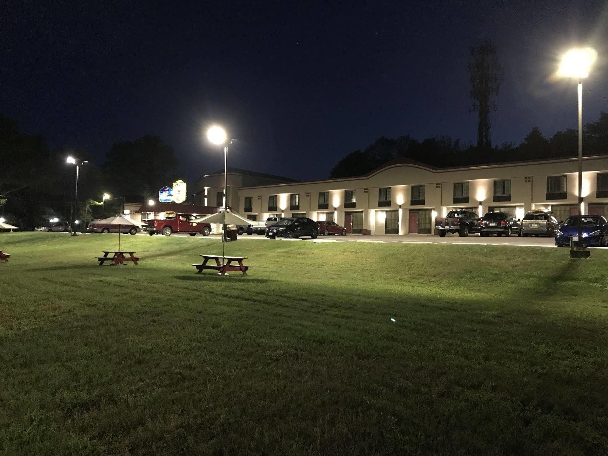 Super 8 By Wyndham West Greenwich/Providence Εξωτερικό φωτογραφία